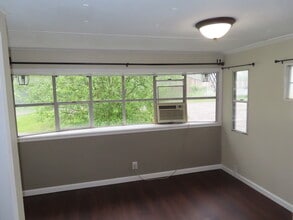 8911 Pembroke Oak Grove Rd in Oak Grove, KY - Building Photo - Building Photo