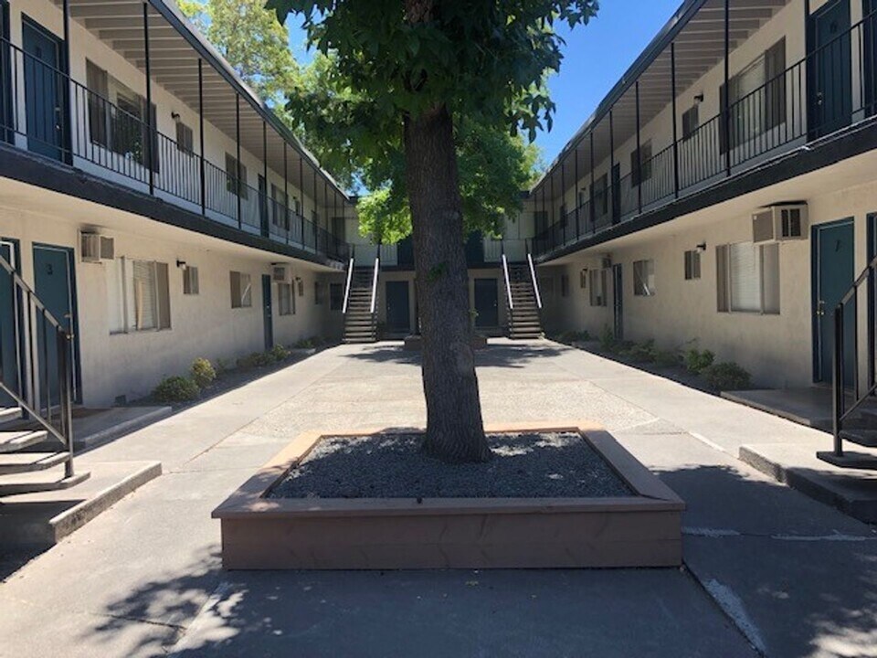 626 W 1st Ave in Chico, CA - Building Photo