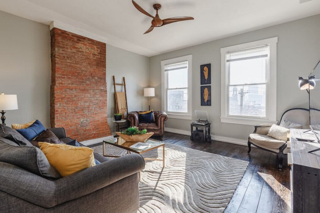 424 Liberty Hl in Cincinnati, OH - Building Photo