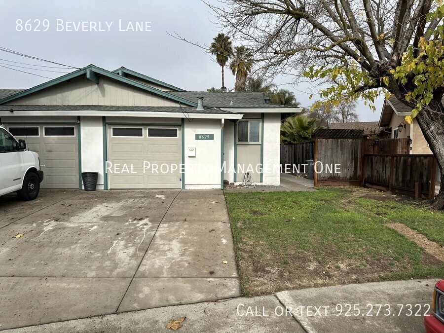 8629 Beverly Ln in Dublin, CA - Building Photo