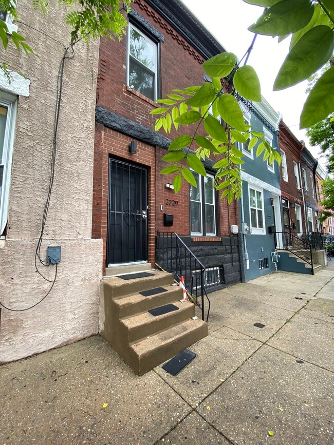 2229 W Dauphin St in Philadelphia, PA - Building Photo - Building Photo