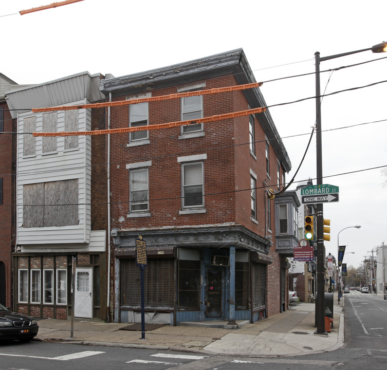 542 Lombard St in Philadelphia, PA - Building Photo