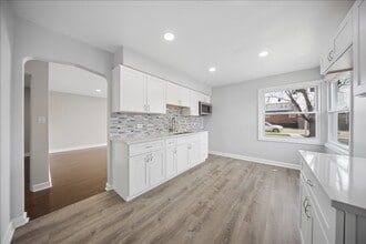 7732 S Springfield Ave in Chicago, IL - Building Photo - Building Photo