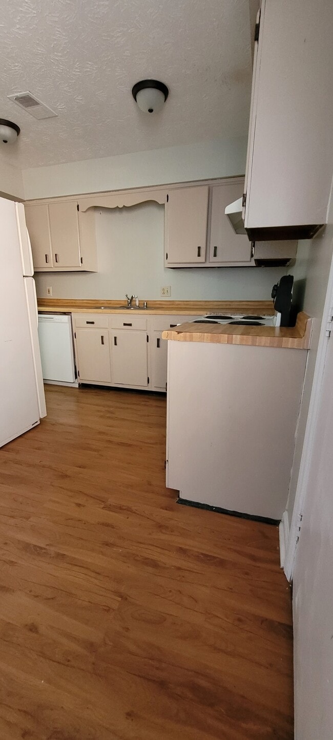 property at 193 Landings Dr