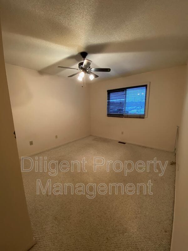1241 Huntington Cir in Peterborough, ON - Building Photo - Building Photo