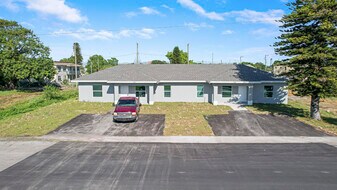 548 SW 5th St in Belle Glade, FL - Building Photo