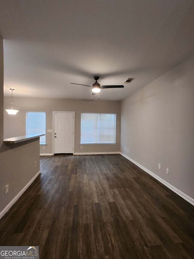 285 Brookview Dr in Riverdale, GA - Building Photo - Building Photo