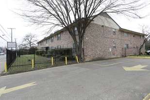 Fair Oaks Apartments in Dallas, TX - Foto de edificio - Building Photo