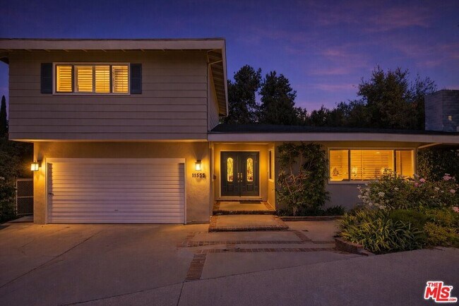 property at 11555 Duque Dr