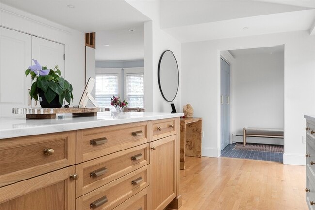 211 Castle Rd in Nahant, MA - Building Photo - Building Photo