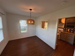 306 N Elm St in Tomball, TX - Building Photo - Building Photo