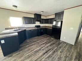31 Locust St in Hopkinsville, KY - Building Photo