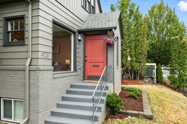 property at 423 NE 55th Ave