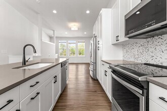 916 Brees Ct in Atlanta, GA - Building Photo - Building Photo