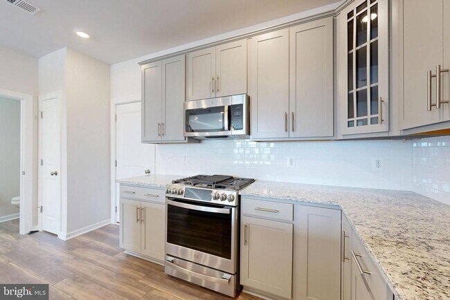 2375 Stephanie Tessa Ln in Woodbridge, VA - Building Photo - Building Photo