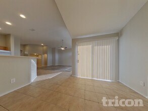 8625 W Chickasaw St in Tolleson, AZ - Foto de edificio - Building Photo