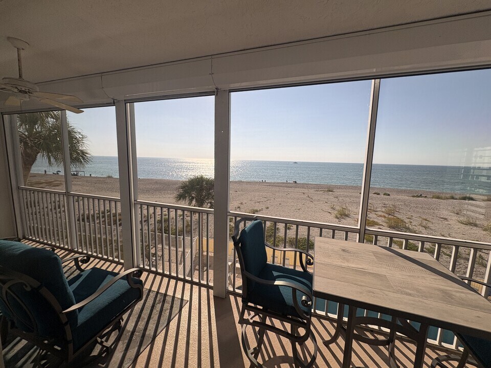 333 The Esplanade N in Venice, FL - Building Photo