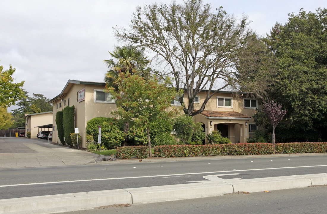 The Garden Apartments in Santa Rosa, CA - Foto de edificio