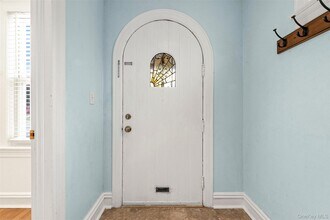 68-39 Kessel St in Queens, NY - Building Photo - Building Photo