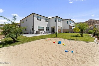 28533 Freedom Ct in Valencia, CA - Building Photo - Building Photo