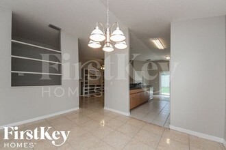 557 Peace Dr in Poinciana, FL - Building Photo - Building Photo