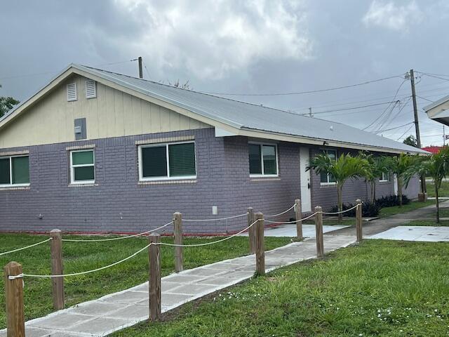 property at 2850 Hinda Rd