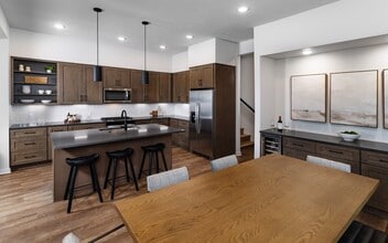 Aerie Blue Sage in Elkhorn, NE - Foto de edificio - Building Photo