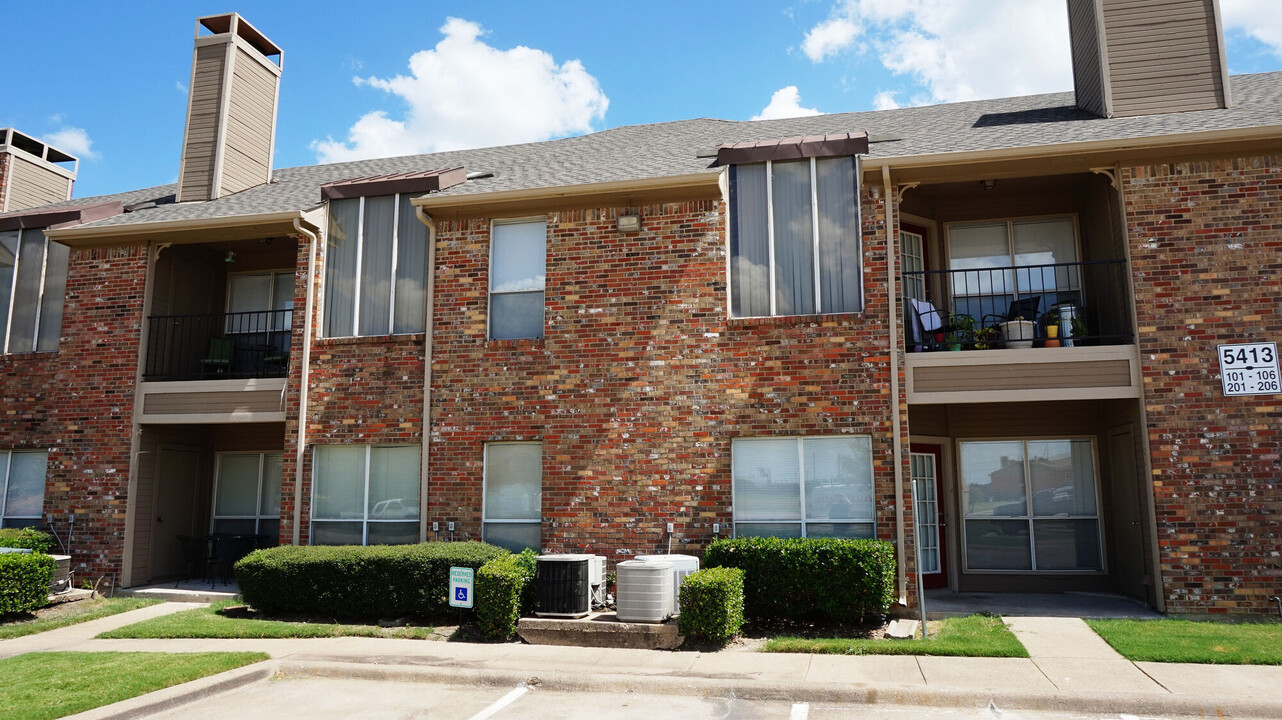 Lake Meadows in Garland, TX - Foto de edificio