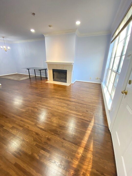 5907 Hillcrest Ave in Dallas, TX - Building Photo