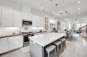 2214 Arabelle St in Houston, TX - Building Photo - Building Photo