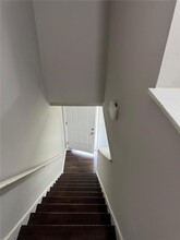 385 Holly Ridge Dr NW in Lilburn, GA - Building Photo - Building Photo