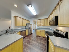 12102 Hampton Place Dr in Charlotte, NC - Foto de edificio - Building Photo