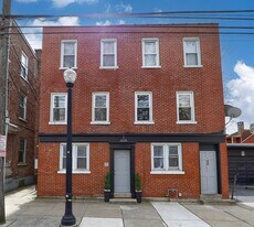 40 W James St in Lancaster, PA - Building Photo