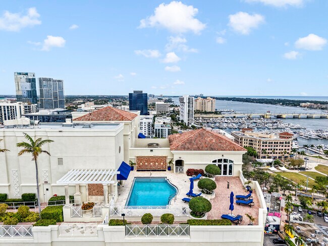 201 S Narcissus Ave in West Palm Beach, FL - Foto de edificio - Building Photo