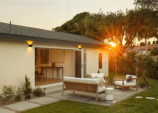 3499 San Rafael Cir in Costa Mesa, CA - Building Photo - Building Photo