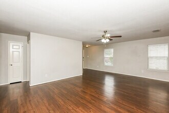 16904 Fenwick Ct in Justin, TX - Foto de edificio - Building Photo