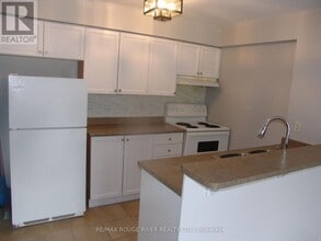 102 Aspen Springs Dr in Bowmanville, ON - Building Photo - Building Photo