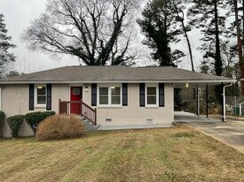 2497 Brentwood Rd in Decatur, GA - Building Photo
