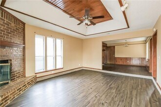 2425 E Hills Dr in Moore, OK - Building Photo - Building Photo