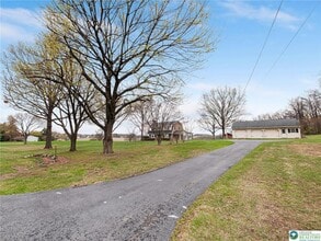 301 Ontelaunee Dr in Shoemakersville, PA - Building Photo - Building Photo
