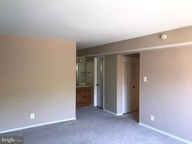11401 Commonwealth Dr in Rockville, MD - Building Photo