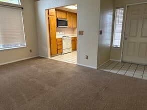 7808 Moss Crossing Ave in Bakersfield, CA - Building Photo - Building Photo