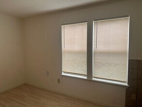 5608 Cougar Dr in Austin, TX - Building Photo - Building Photo