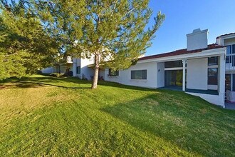 17754 Villamoura Dr in Poway, CA - Building Photo - Building Photo