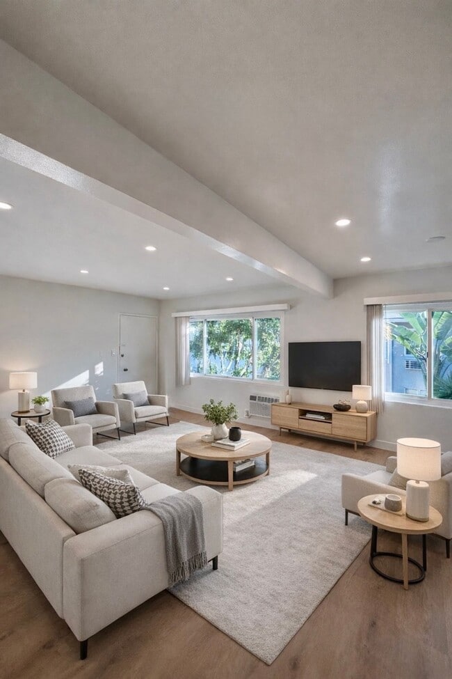 Bright & Spacious Renovated Apartments – Prime West Hollywood Location