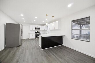 1500 Harvard St in Baytown, TX - Foto de edificio - Building Photo