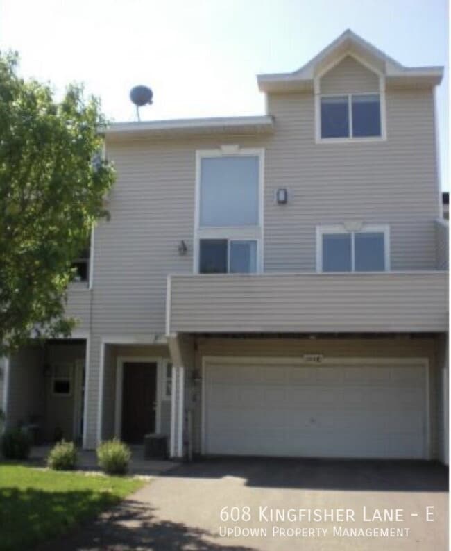 property at 608 Kingfisher Ln