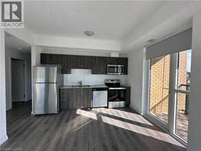 108 Garment St in Kitchener, ON - Building Photo - Building Photo