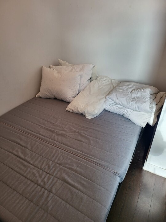 4827 Saint-Urbain Rue in Montréal, QC - Building Photo