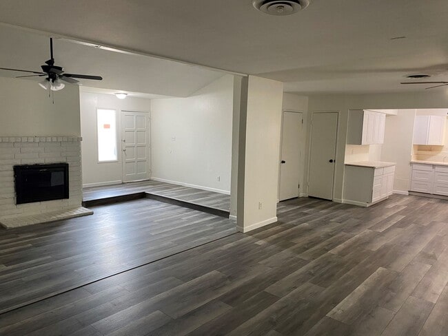 2609 Auburn Ct in Bakersfield, CA - Building Photo - Building Photo